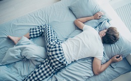 Khi ngủ có một điều vô cùng quan trọng mà hầu hết mọi người đều ngó lơ: Tư thế nằm không thể "chọn bừa'', ai có vấn đề về sức khỏe lại càng phải đặc biệt lưu tâm