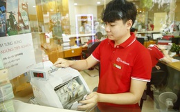 NHNN giảm mạnh giá mua USD giúp gì cho nền kinh tế và thị trường chứng khoán?