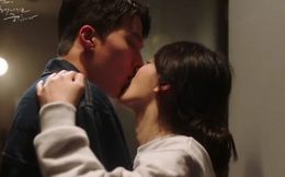Biết Song Hye Kyo là &quot;chị dâu hụt&quot;, Jang Ki Yong vẫn hôn tới tấp ở Now, We Are Breaking Up tập 3