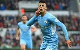 Hủy diệt &quot;đại gia&quot; Newcastle, Man City bứt phá ở ngôi đầu Ngoại hạng Anh
