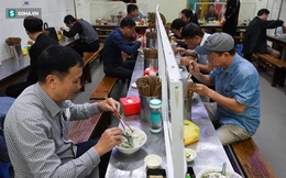 [NÓNG] Hà Nội có thể hạn chế hoặc dừng các dịch vụ không thiết yếu nếu dịch tăng cấp
