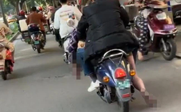 Trung Quốc: Người đàn ông chở bạn trên xe điện, ai cũng nghĩ là say xỉn cho đến khi nhìn xuống bàn chân anh ta mới thất kinh gọi ngay cảnh sát
