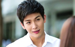Thấy vợ hay ở trong nhà tắm cả tiếng đồng hồ, tôi tò mò nhìn vào rồi chết lặng với hành động của cô ấy