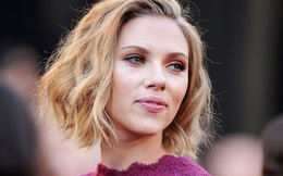 Scarlett Johansson tố cáo bị một tổ chức &quot;quấy rối&quot; và đặt câu hỏi xúc phạm, kêu gọi Hollywood tẩy chay mạnh mẽ