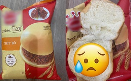 Cô gái mua bánh mì tươi nhưng khi mở ra thì lại &quot;chằm Zn&quot; vì phần nhân thịt: Thế này thì làm sao dám ăn đây?