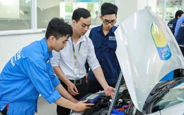 “Bí kíp” học ngành Công nghệ kỹ thuật ô tô: Bản lĩnh hơn từ hệ thống thực hành chuyên nghiệp