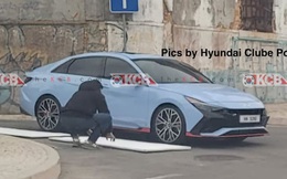 Hé lộ kiểu dáng Hyundai Elantra N - Phiên bản cho dân mê tốc độ có quá nhiều khác biệt với bản thường