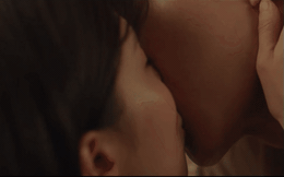 Han So Hee hôn lấy hôn để Song Kang ở Nevertheless tập 7, thế mà tưởng chị tỉnh ra rồi cơ!