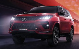 Ra mắt Toyota Fortuner GR Sport bản Thái: Hầm hố hơn, 2 cầu, giá quy đổi từ 1,3 tỷ đồng