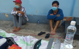 Phát hiện 2 thanh niên vác mã tấu và ma tuý đi lại trong khu vực bị &quot;khoá chặt&quot; ở Bình Dương
