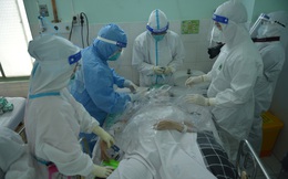 Bí thư Nguyễn Văn Nên: Đề nghị theo dõi sát việc chăm sóc cho các lực lượng y tế