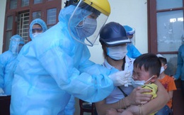 Dân phản ứng vì xét nghiệm Covid-19 cả trẻ em, Hà Nội yêu cầu rà soát để &quot;không tạo bức xúc trong dư luận&quot;