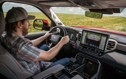 Khám phá màn hình trên Toyota Tundra 2022: Xịn và to chưa từng có, hiện đại như Lexus, có trợ lý ảo Hey Toyota