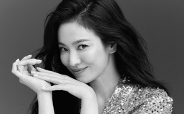 Chỉ với 2 bức ảnh trắng đen, Song Hye Kyo đã phô diễn được toàn bộ cái gọi là &quot;nữ thần nhan sắc của các nữ thần&quot;