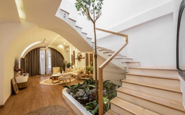 Gia chủ chi gần 2 tỷ biến căn nhà phố gần 200m2 thành không gian sống xanh mướt với sân vườn giữa nhà
