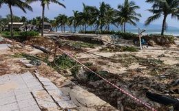 Bờ biển Đà Nẵng sụt lún, tan hoang sau trận mưa lụt lịch sử