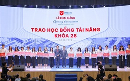 Đại học Văn Lang trao hơn 350 suất học bổng và khai giảng năm học 2022 - 2023