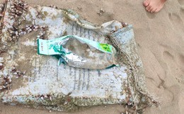Phát hiện 2 gói nilon nghi chứa ma túy dạt vào biển Đà Nẵng