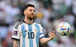 Cư dân mạng dậy sóng khi Messi ghi bàn nhưng Argentina vẫn thua trong trận ra quân