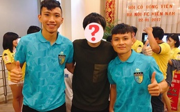 Sao nam có ước mơ đá bóng, thân thiết với dàn cầu thủ Việt Nam giờ sự nghiệp và cuộc sống ra sao? 