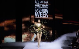 BST đặc biệt của NTK Hoàng Minh Hà mở màn Aquafina Vietnam International Fashion Week 2022: Vẽ nên đường cong Tây Bắc đầy nghệ thuật