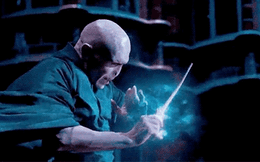 Giải mã bí ẩn lớn bậc nhất của Harry Potter: Vì sao phản diện Voldemort không có mũi?