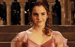 Sự thật về bộ váy dạ hội của Hermione ở Harry Potter: Bản gốc giống hệt nàng Lọ Lem!