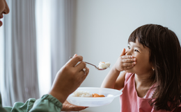 Chuyện chăm con ốm của mẹ trẻ ngày nay