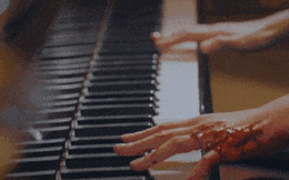 Bí mật cảnh quay đắt giá nhất của phản diện Penthouse: Học piano 2 tháng bằng cách thức không ngờ