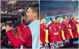 Khoảnh khắc Quang Hải &quot;làm nghề tay trái&quot;, tự cầm máy ảnh chụp đồng đội ăn mừng bàn thắng