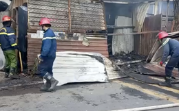 Bình Dương: Cháy vựa phế liệu và 2 quán cafe, cảnh sát nỗ lực khống chế ngọn lửa