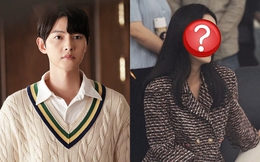 &quot;Mẹ ruột&quot; Song Joong Ki ở Cậu Út Nhà Tài Phiệt: Diện mạo - thời trang đều xuất sắc nhưng ít đất diễn