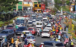 Phú Quốc, Đà Lạt, Nha Trang quá tải du khách, nhà đầu tư khấp khởi mừng bất động sản nghỉ dưỡng khởi sắc