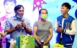 Hồ Văn Cường được fan tổ chức sinh nhật cực hoành tráng, khoảnh khắc ba mẹ hiếm hoi lộ diện gây chú ý