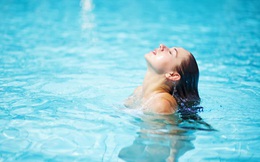 Mùa hè là mùa đi bơi: Làm đủ 6 điều, bạn vừa khỏe thân vừa đẹp da, không bao giờ phải lo ung thư da