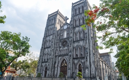 Nhà thờ Lớn Hà Nội hoàn thiện 'lớp áo' mới, vẹn nguyên vẻ đẹp cổ kính, rêu phong