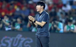 HLV Polking đưa U23 Thái Lan &quot;lên mây&quot;, ông Shin Tae-yong mắng thẳng học trò vì thẻ đỏ