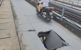 Hà Nội: Cầu Long Biên xuất hiện lỗ thủng lớn