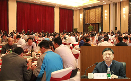Tổ chức tiệc cảm ơn sau đám cưới con trai, quan Trung Quốc nhận kết &quot;đắng&quot;
