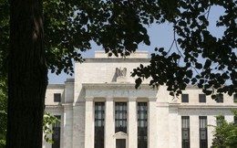 Bloomberg: Chạy đua tăng lãi suất trước áp lực lạm phát, các NHTW đang khiến kinh tế toàn cầu phải trả giá đắt