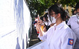 Chùm ảnh: Hơn 106.000 thí sinh làm thủ tục dự thi vào lớp 10 tại Hà Nội