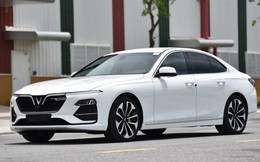 VinFast bàn giao 2.141 xe điện nửa đầu năm 2022, chính thức dừng nhận đặt hàng hai mẫu xe xăng Lux A2.0 và Lux SA2.0
