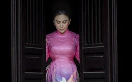 Hoa hậu Lý Kim Ngân duyên dáng trong tà áo dài