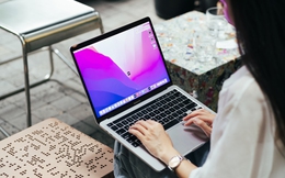 Trải nghiệm nhanh MacBook Pro M2: Hiệu năng vượt trội có bù được thiết kế nhàm chán?