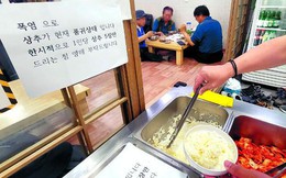 Vật giá tăng vọt ở Hàn Quốc: Xà lách thành &quot;rau vàng&quot;, phục vụ hạn chế trong nhà hàng