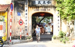 Chùm ảnh: Những cổng làng cổ kính trong lòng phố phường tấp nập của Hà Nội