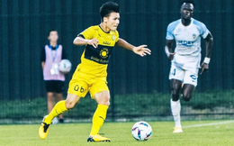 Nhà báo Pháp đánh giá về Quang Hải và đồng đội: &quot;Phép màu mới cứu vãn được Pau FC&quot;