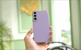 Cận cảnh Galaxy S22 Tím Bora mới: Bé xinh nhà Samsung nay còn “xinh” hơn, mua sớm giảm 5 triệu kèm quà