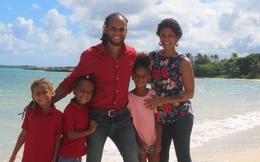 Kỳ lạ gia đình 5 thành viên dọn ra đảo sinh sống, trải nghiệm cuộc sống hiếm người dám thử