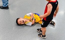 Nếu con thường xuyên có 4 biểu hiện này, cha mẹ cần phải nghiêm khắc dạy dỗ 